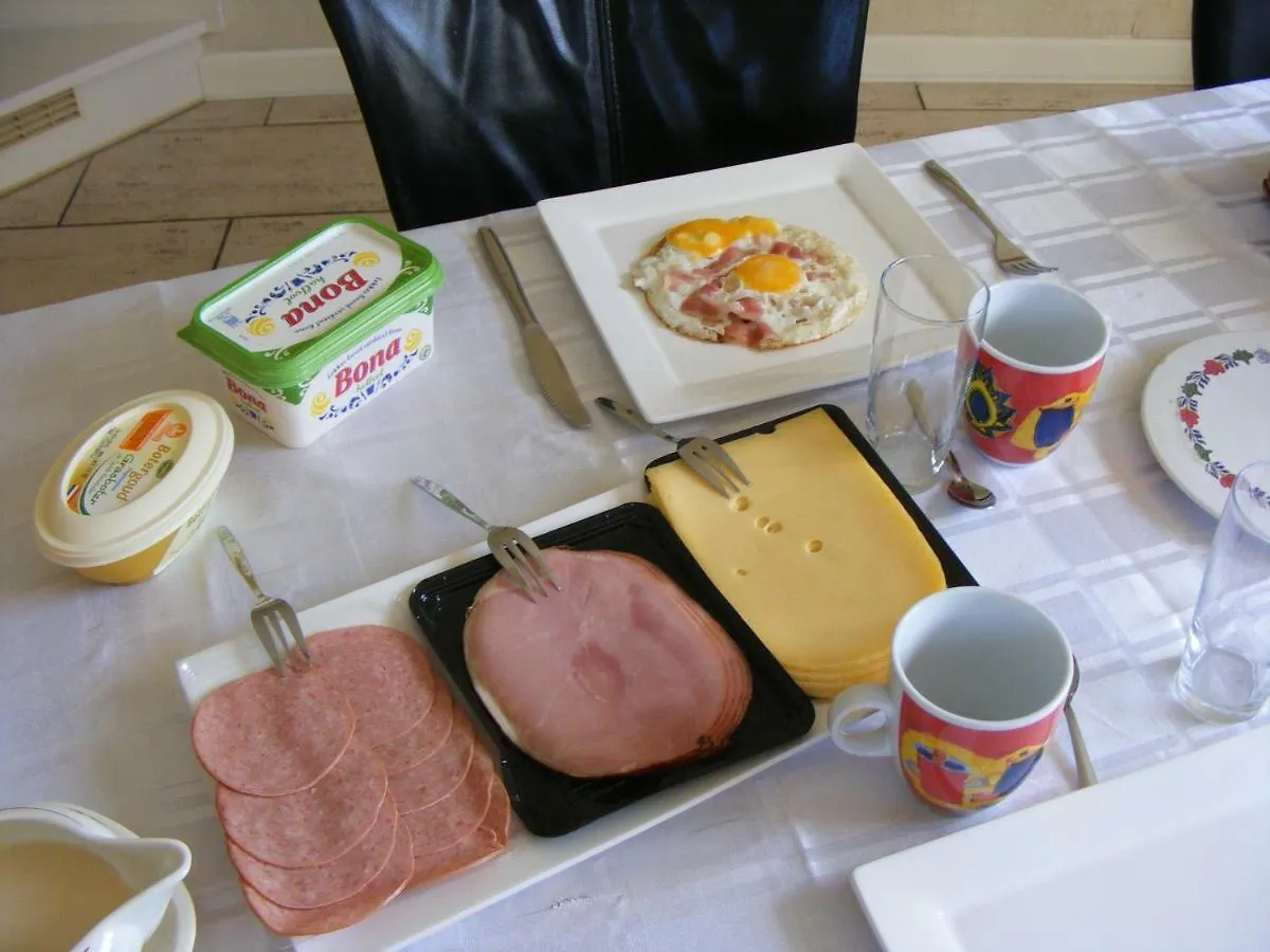 Njoy-Uithof Bed and Breakfast Haga